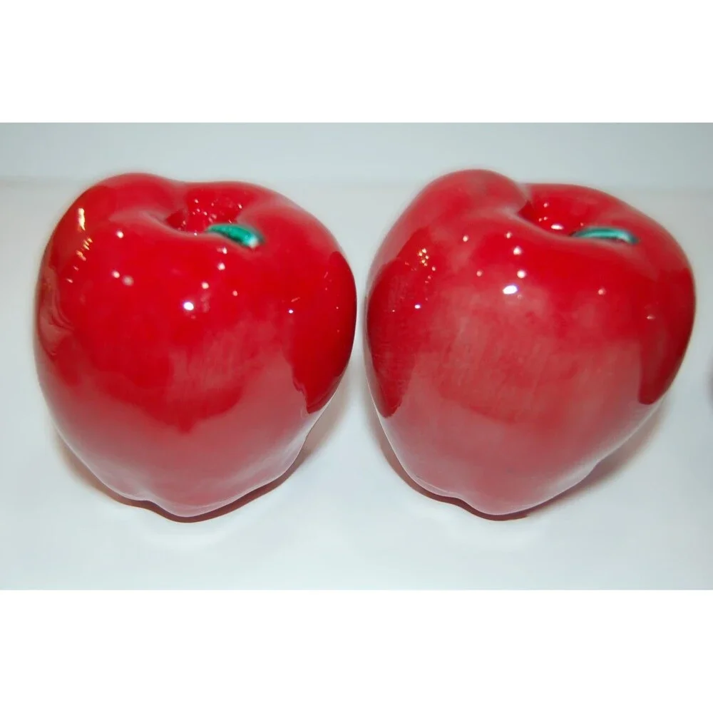 4 RED CERAMIC APPLES FAUX FRUIT FAKE ARTIFICIAL SHINY TABLE STAGING DECOR 3.5